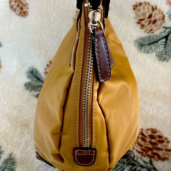 NINE WEST handbag. - Picture 3 of 6